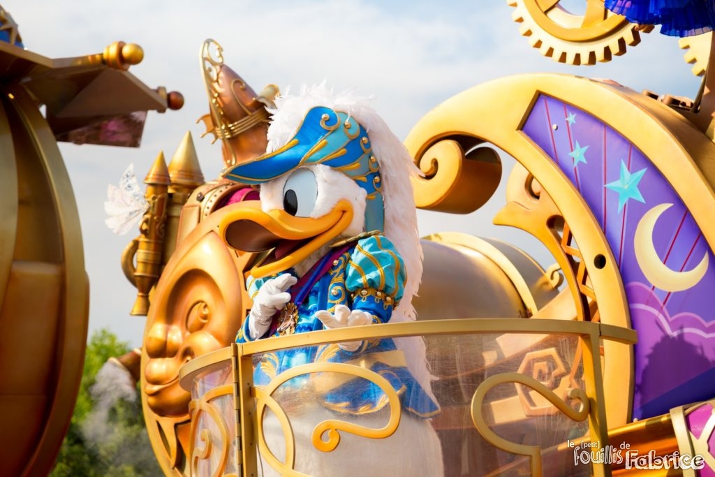 Donald sur son char de Disney's Stars on Parade