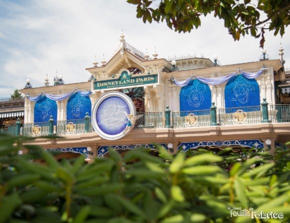 L'entrée de Disneyland Paris, décoré pour les 25 ans !