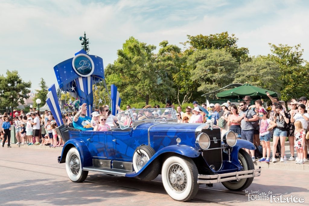 La voiture de Disney's Stars on Parade