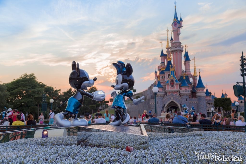 Mickey et Minnie fêtes les 25 ans de Disneyland Paris