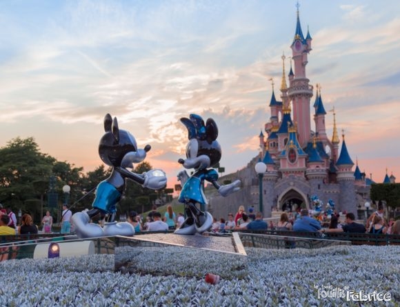 Mickey et Minnie fêtes les 25 ans de Disneyland Paris