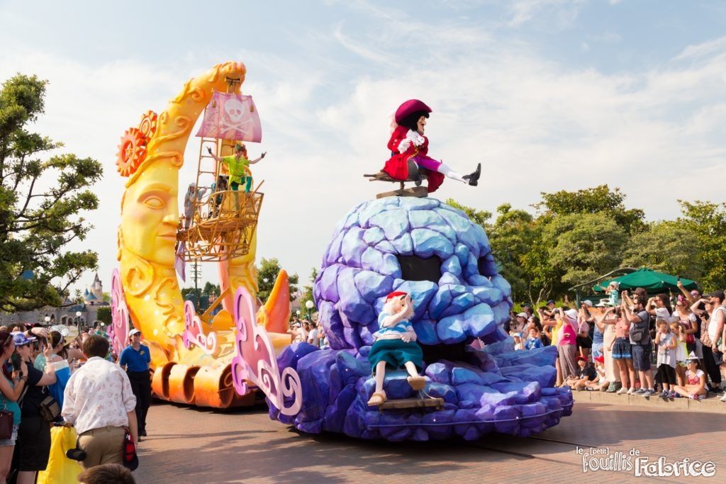 Peter Pan sur son char de Disney's Stars on Parade