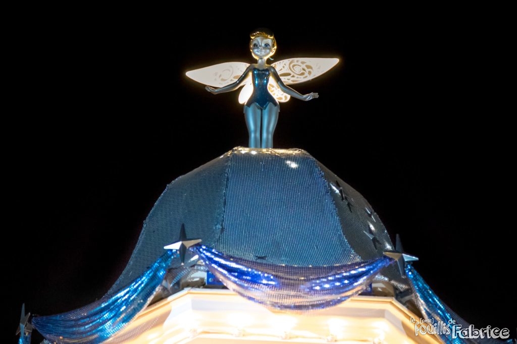 Clochette, sur le gazebo de Town Square