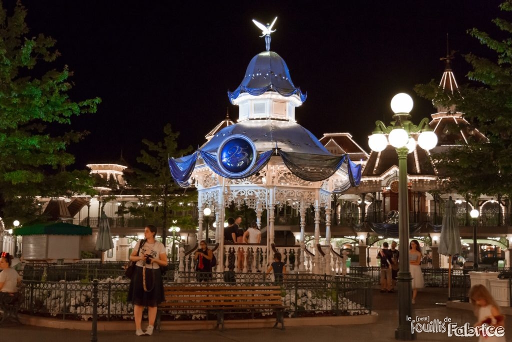 Le gazebo de Town Square, la nuit à Disneyland Paris