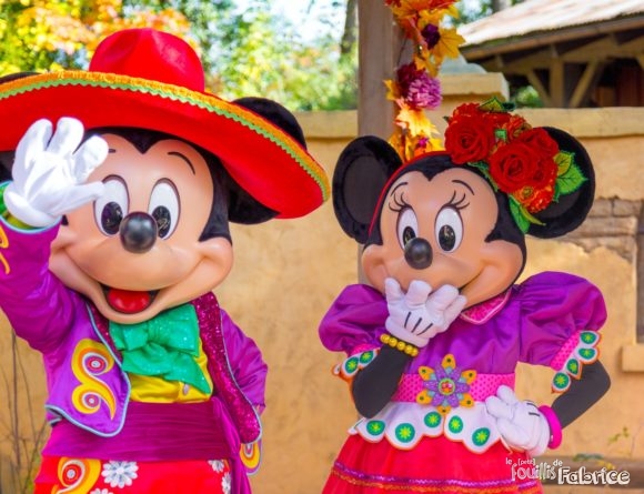 Mickey et Minnie dans leur costume mexicain "Dia de los Muertos"