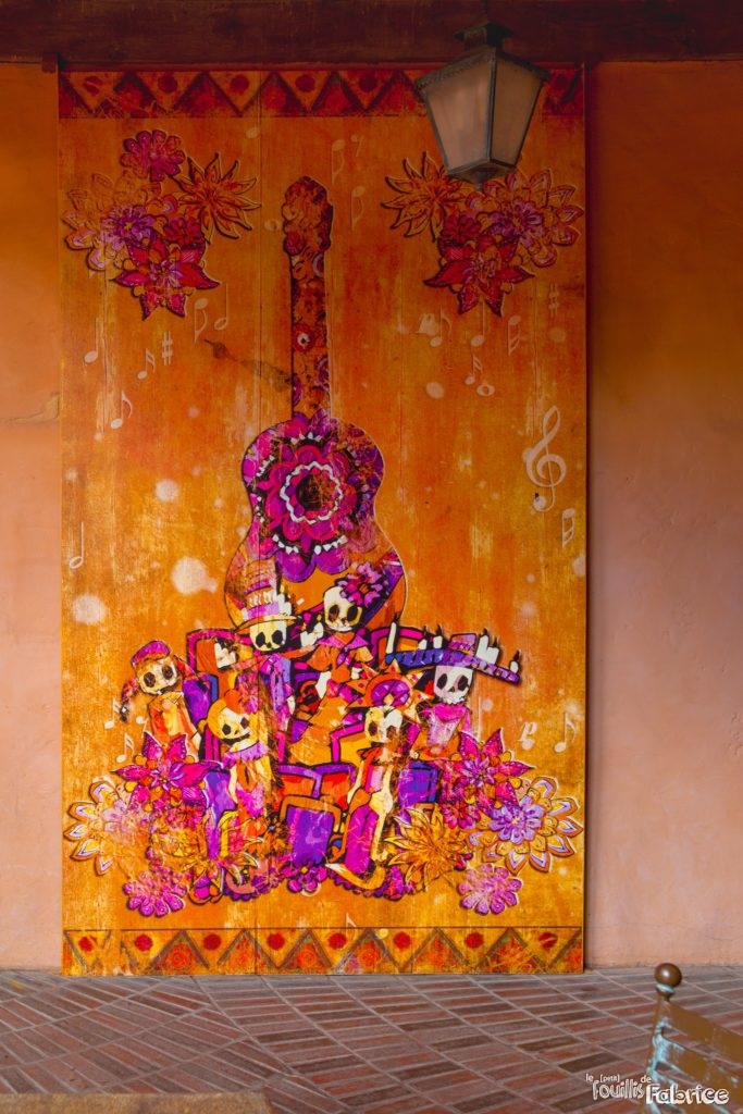 Peintures décoratives mexicaine au restaurant "Fuente del Oro"